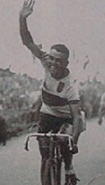 Rik Van Steenbergen vandt sit første VM i landevejscykling i 1949 i København.